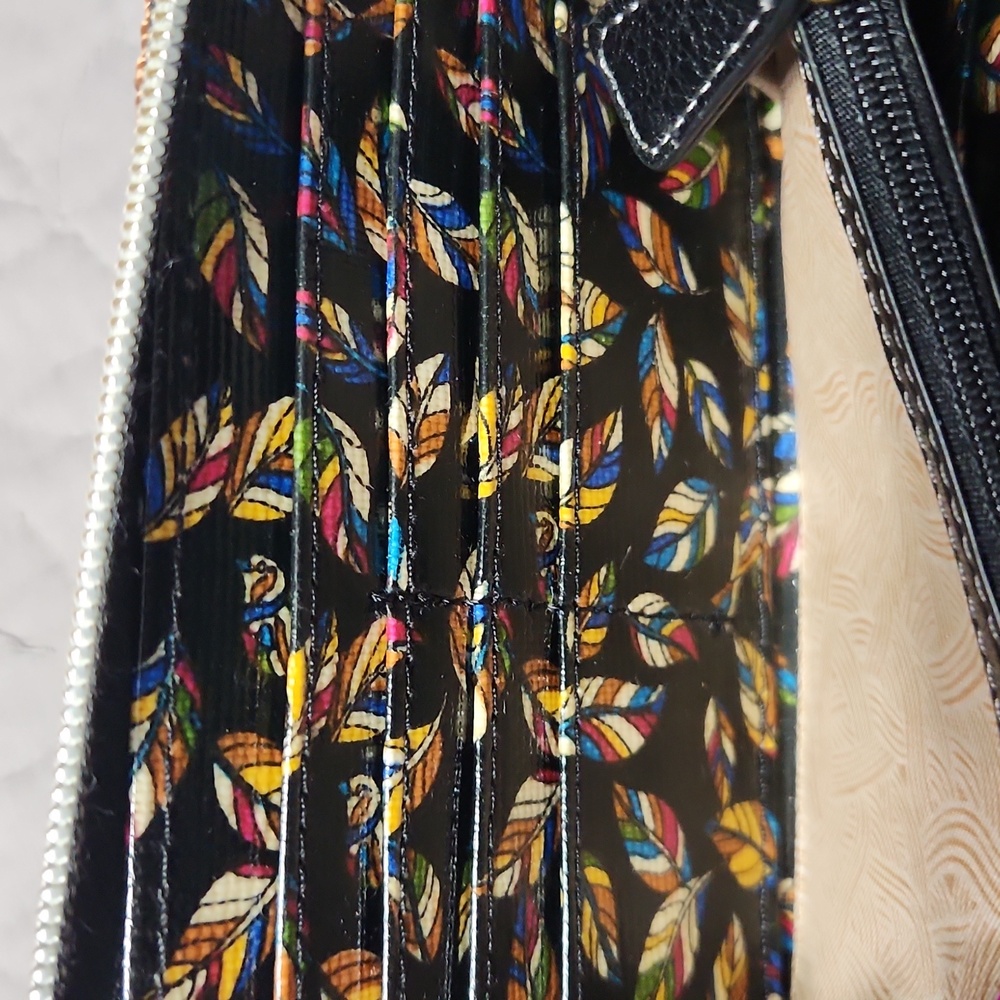NWOT. Sakroots Artist Circle Enbroidered Zip Wallet - Picture 12 of 16